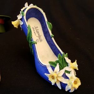 Adorable, Willow Hall Collectable, jewelry holder